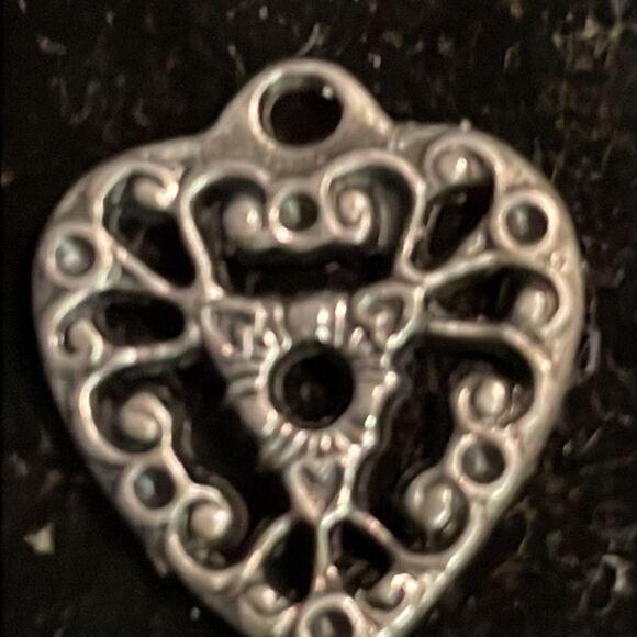 Vintage-1970s-0.75” silver tone scroll work heart charm/pendant with jump hoop - Picture 6 of 10
